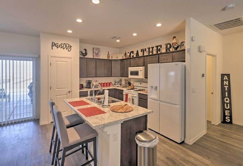 Sunny Bullhead City Home W/ Patio & Mnt View!