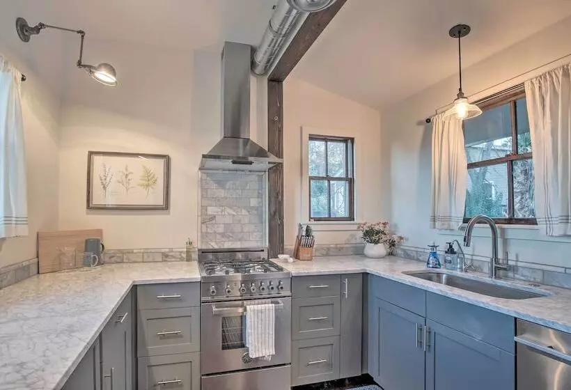 The Little Alsatian House: 18 Miles To San Antonio