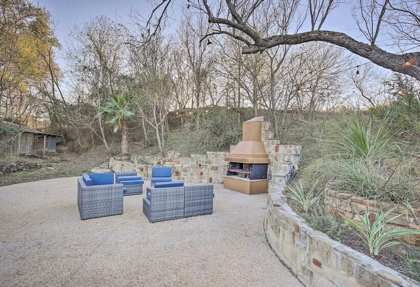 The Little Alsatian House: 18 Miles To San Antonio