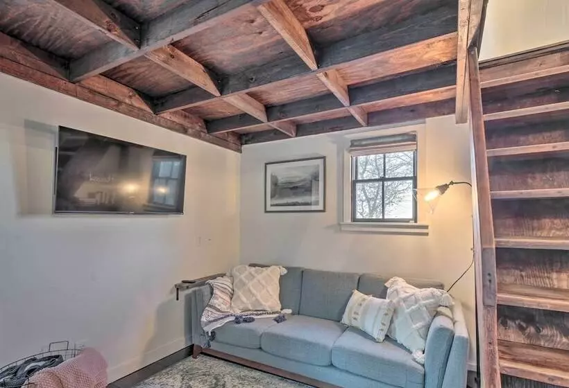 The Little Alsatian House: 18 Miles To San Antonio