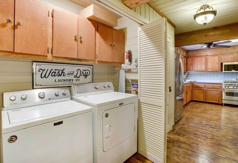 Dularge Grand Villa   Steps To Marina + Fishing!