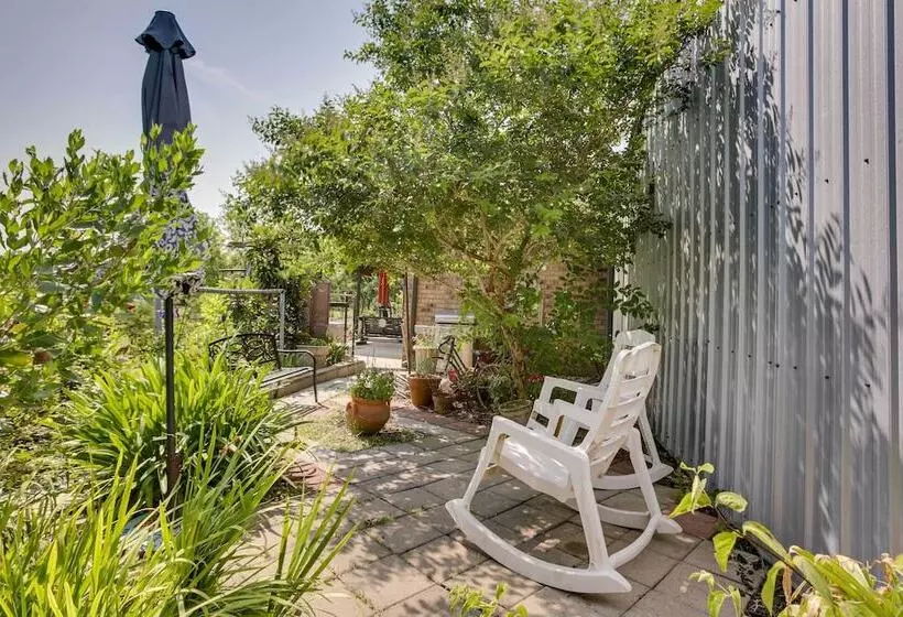 Dularge Grand Villa   Steps To Marina + Fishing!