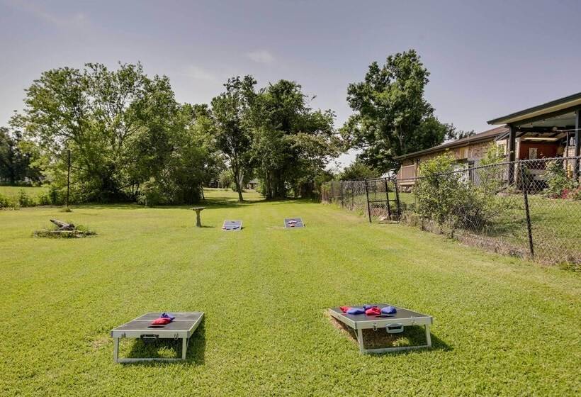 Dularge Grand Villa   Steps To Marina + Fishing!