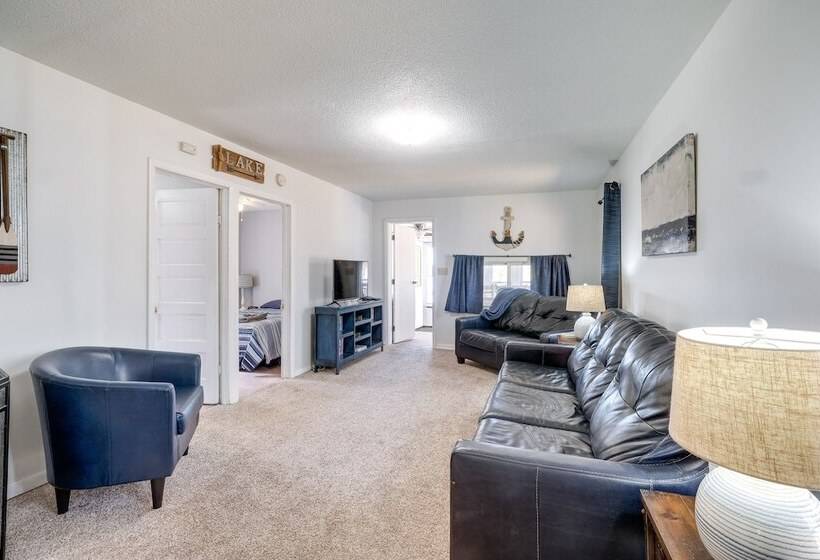 Traverse City Cottage W/ Dock & Beach Area!