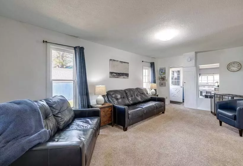 Traverse City Cottage W/ Dock & Beach Area!
