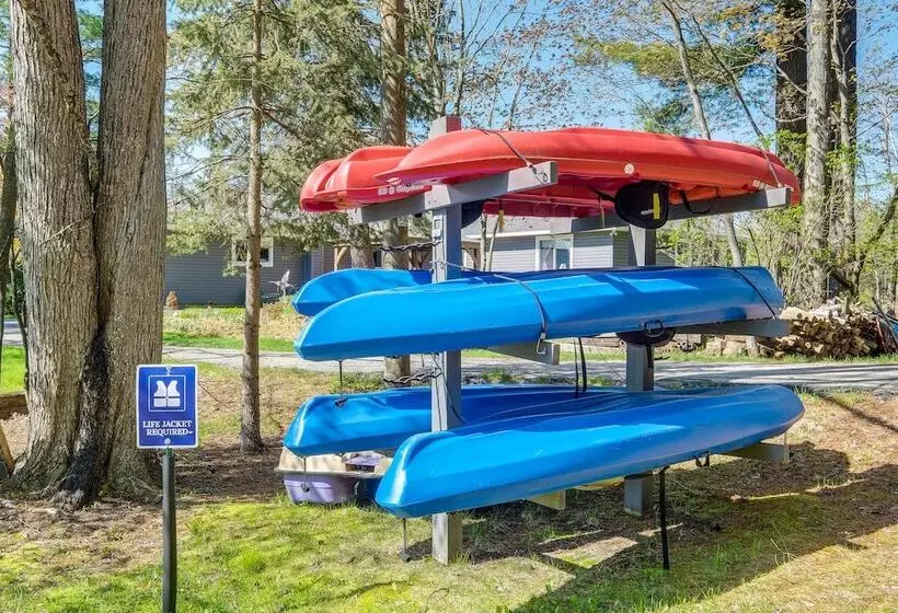 Traverse City Cottage W/ Dock & Beach Area!
