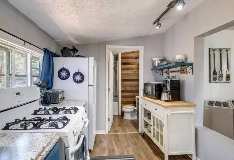 Traverse City Cottage W/ Dock & Beach Area!