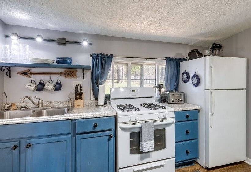 Traverse City Cottage W/ Dock & Beach Area!