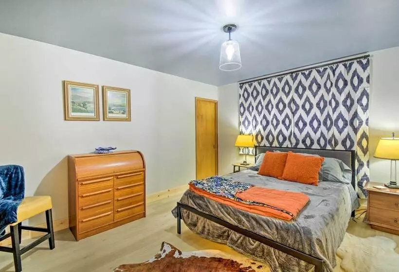 Walkable Downtown Poulsbo Vacation Rental!