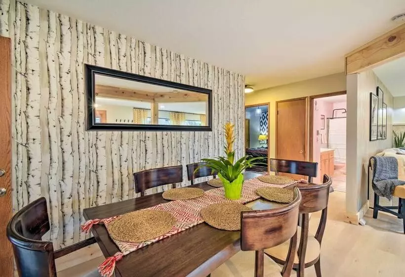 Walkable Downtown Poulsbo Vacation Rental!