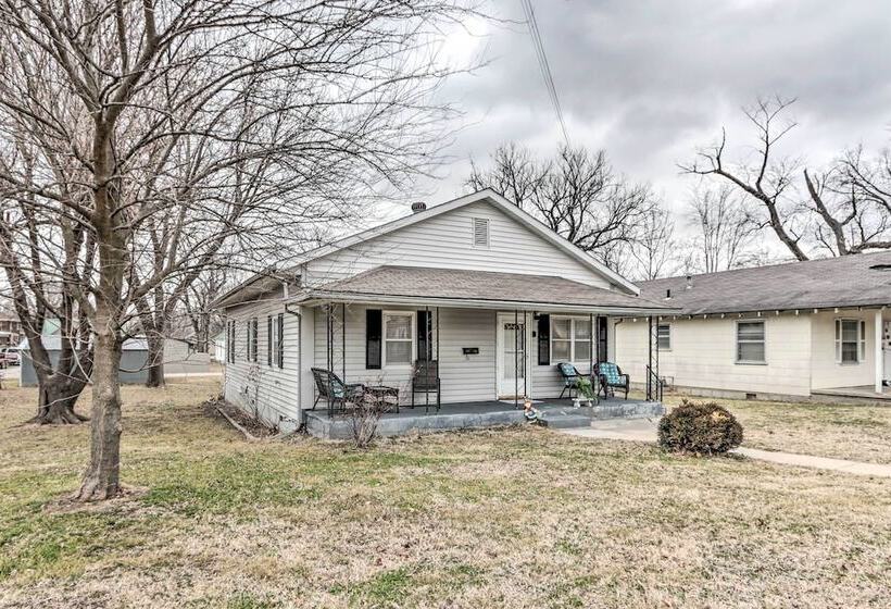 Walkable & Updated Nevada Home: Family Friendly!