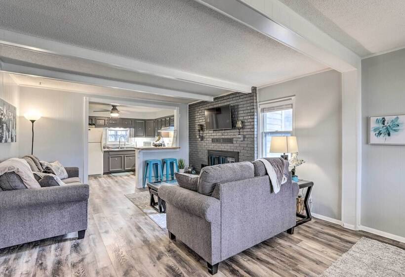 Walkable & Updated Nevada Home: Family Friendly!