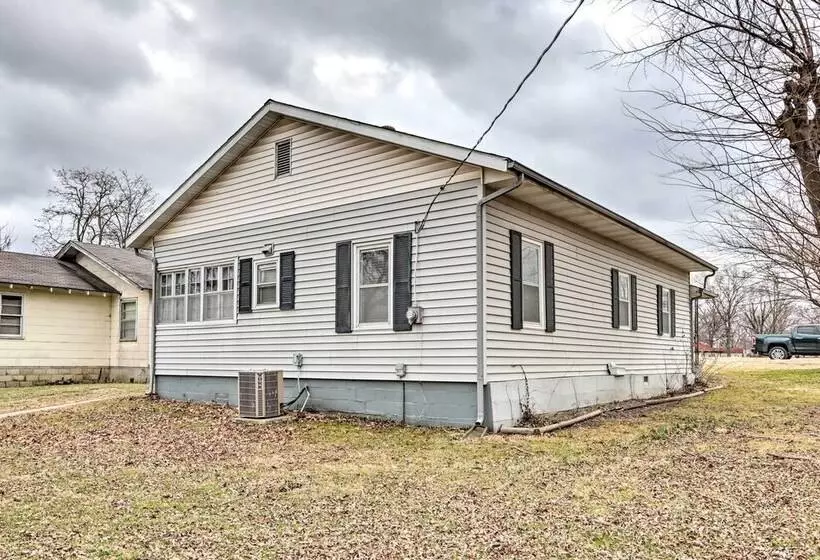 Walkable & Updated Nevada Home: Family Friendly!