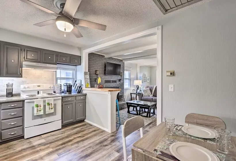 Walkable & Updated Nevada Home: Family Friendly!