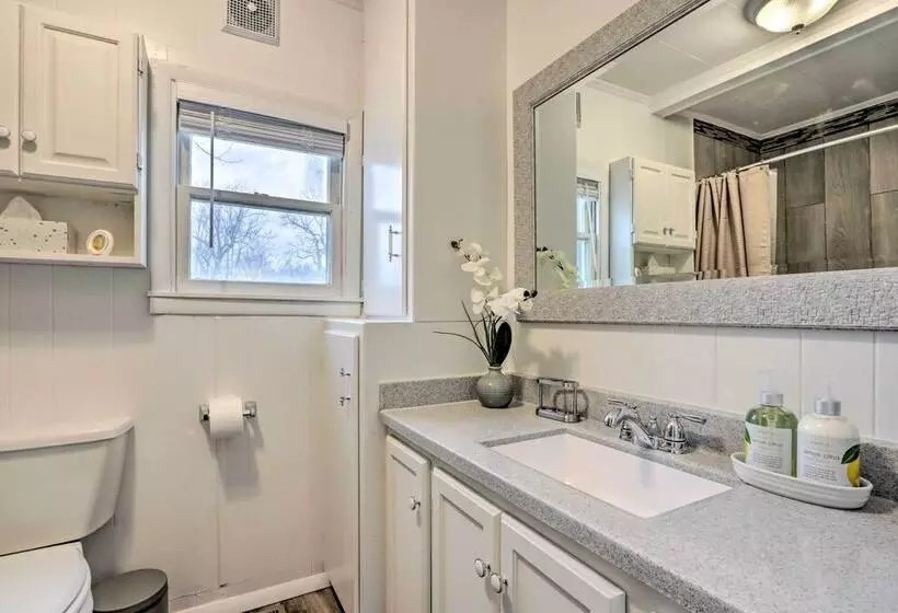 Walkable & Updated Nevada Home: Family Friendly!