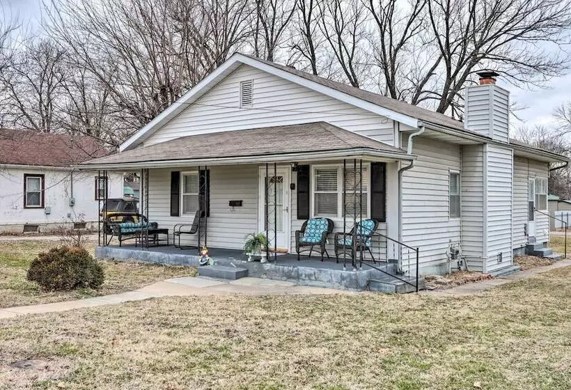 Walkable & Updated Nevada Home: Family Friendly!