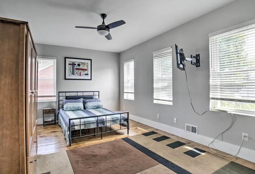 Well Appointed Pittsburgh Home: 1 Mi To Dtwn!