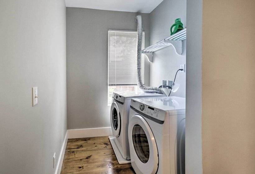 Well Appointed Pittsburgh Home: 1 Mi To Dtwn!