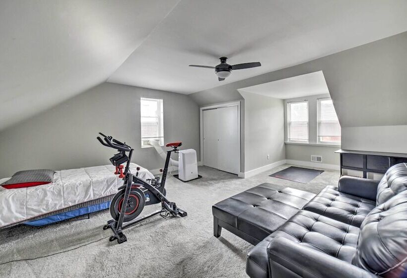 Well Appointed Pittsburgh Home: 1 Mi To Dtwn!
