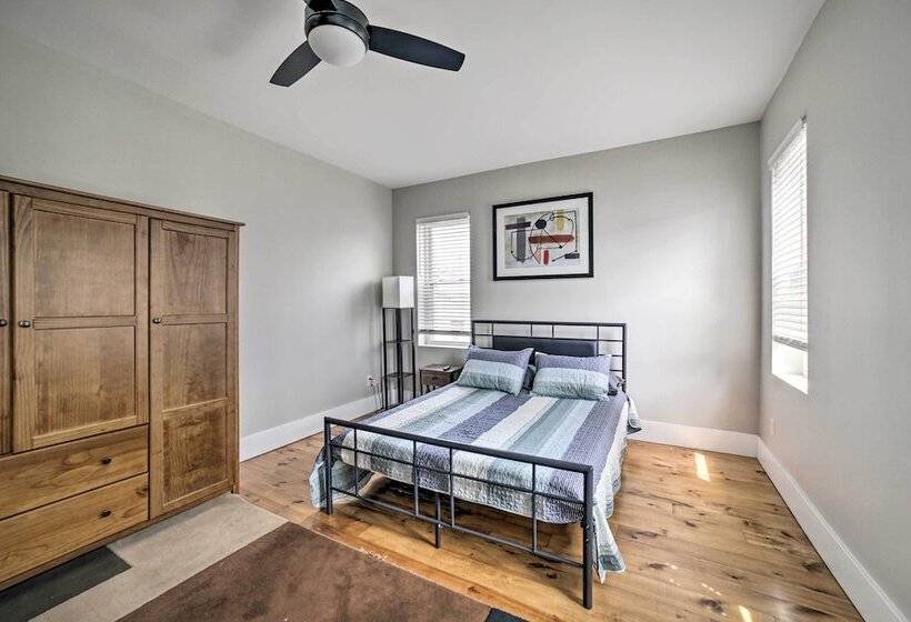 Well Appointed Pittsburgh Home: 1 Mi To Dtwn!