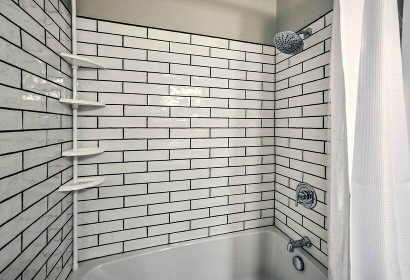 Well Appointed Pittsburgh Home: 1 Mi To Dtwn!