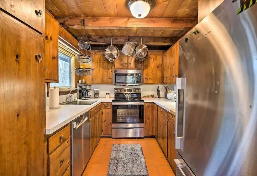 West Cornwall Cabin ~ 4 Mi To Covered Bridge!