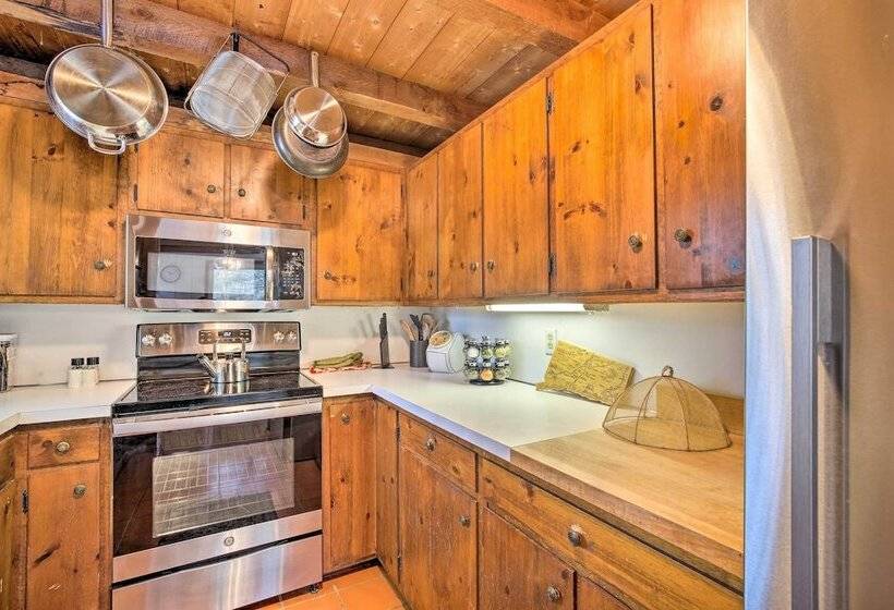 West Cornwall Cabin ~ 4 Mi To Covered Bridge!