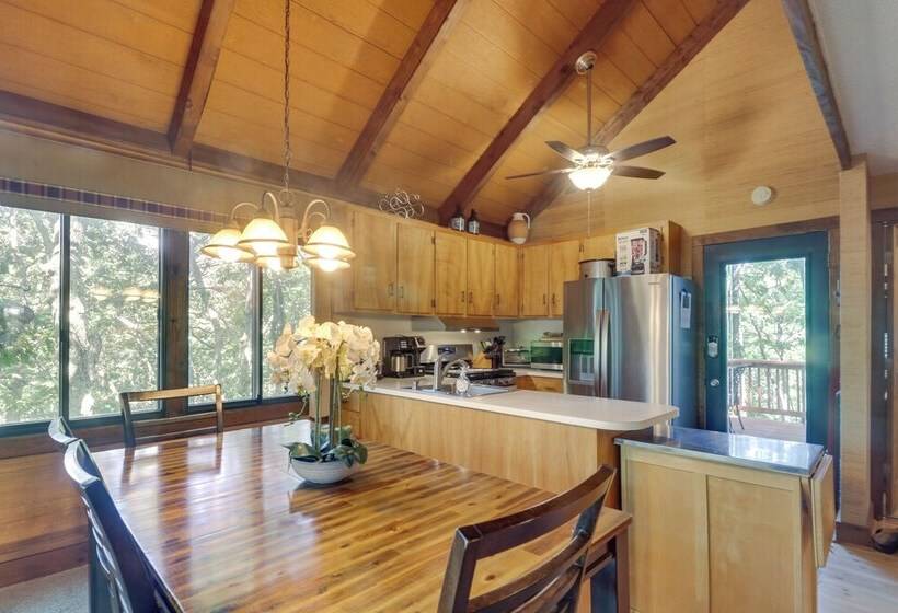 Wintergreen Home W/ Hot Tub, Deck & Mountain Views