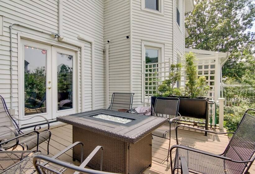 1915 Historic Cambridge Property W/ Fire Pit!