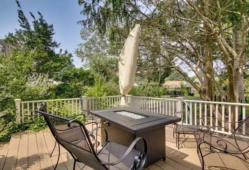 1915 Historic Cambridge Property W/ Fire Pit!