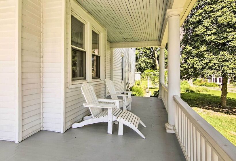 1915 Historic Cambridge Property W/ Fire Pit!