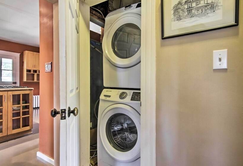 1915 Historic Cambridge Property W/ Fire Pit!