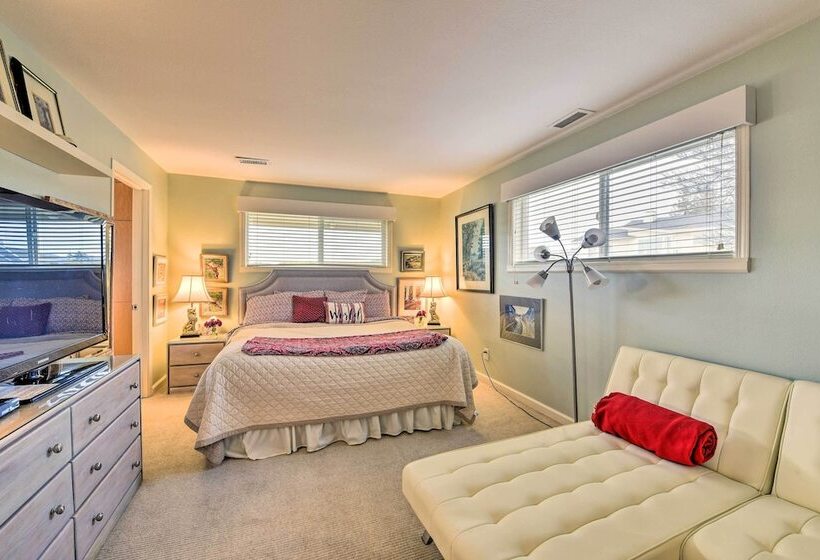 Anacortes Paradise Vacation Rental W/ Water Views!