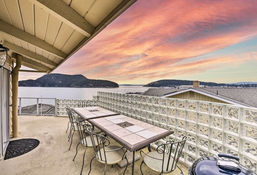 Anacortes Paradise Vacation Rental W/ Water Views!