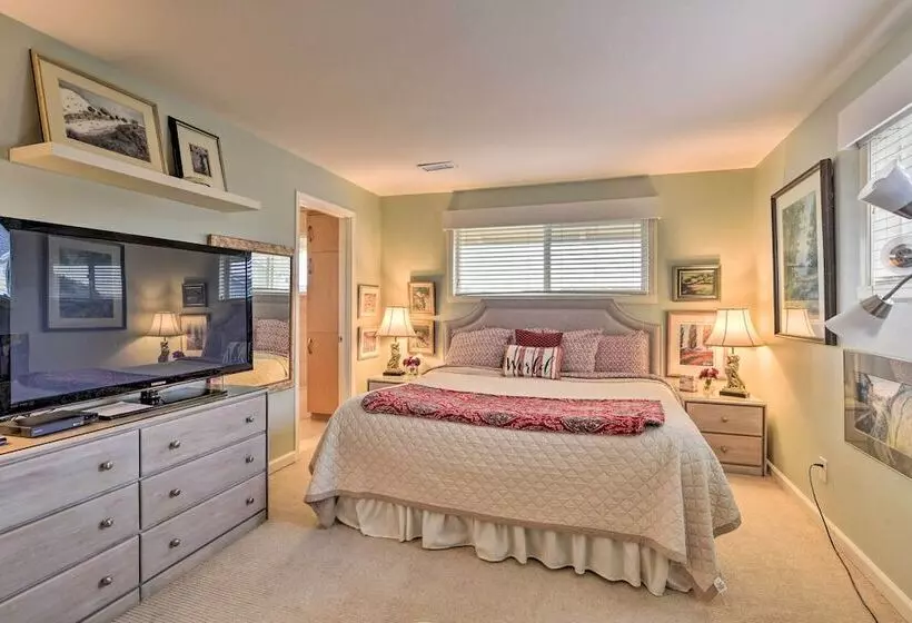 Anacortes Paradise Vacation Rental W/ Water Views!