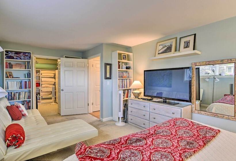 Anacortes Paradise Vacation Rental W/ Water Views!