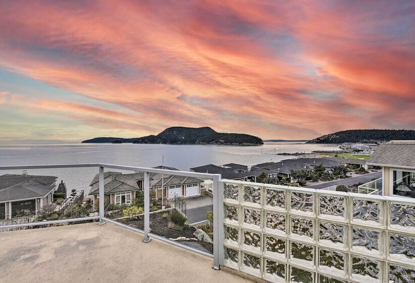 Anacortes Paradise Vacation Rental W/ Water Views!
