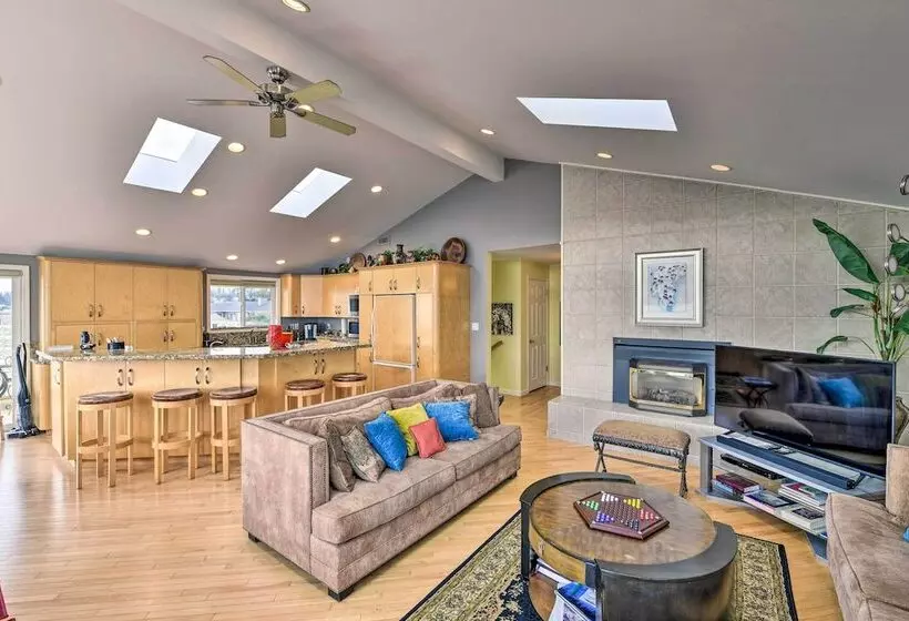 Anacortes Paradise Vacation Rental W/ Water Views!