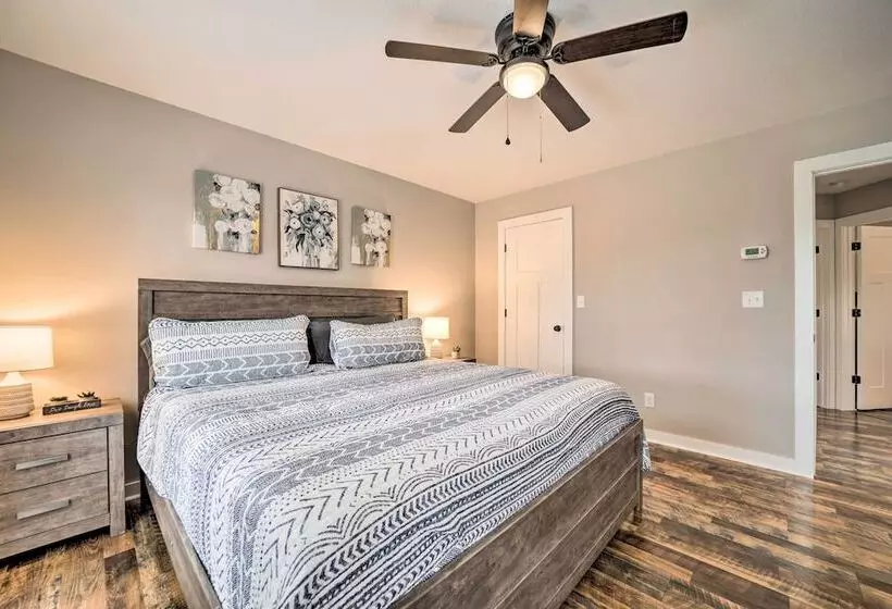 Asheville Area Hideaway W/ Hot Tub + Deck!