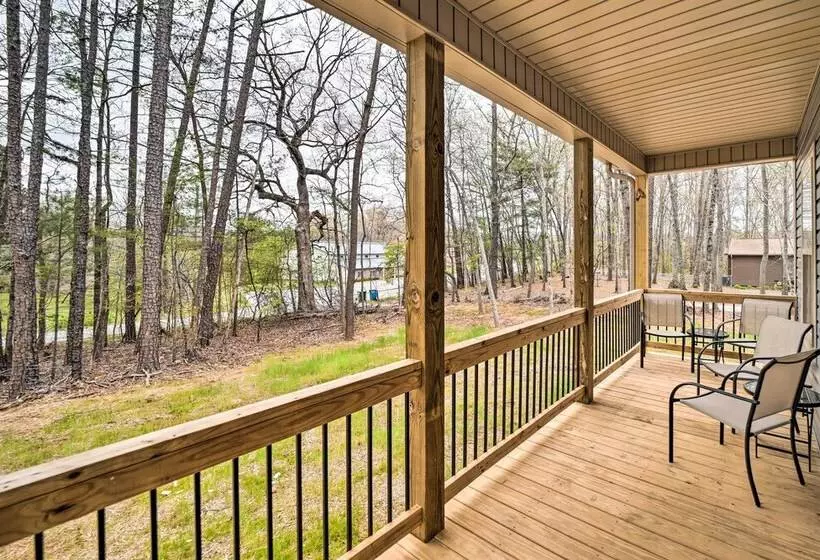 Asheville Area Hideaway W/ Hot Tub + Deck!