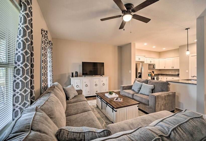 Asheville Area Hideaway W/ Hot Tub + Deck!