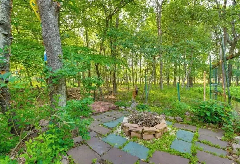 Beautiful Effort Escape W/ Private Hot Tub!