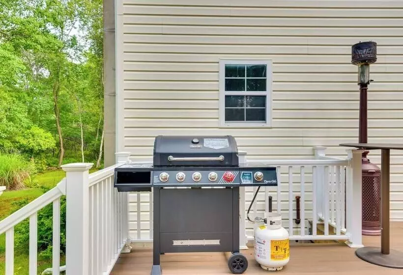 Beautiful Effort Escape W/ Private Hot Tub!