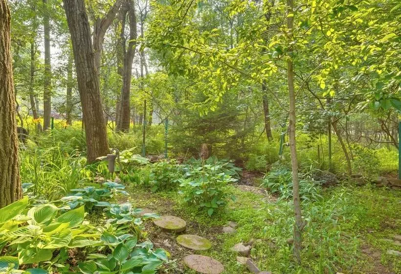 Beautiful Effort Escape W/ Private Hot Tub!