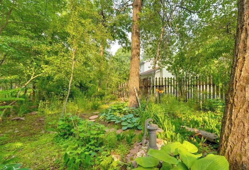 Beautiful Effort Escape W/ Private Hot Tub!