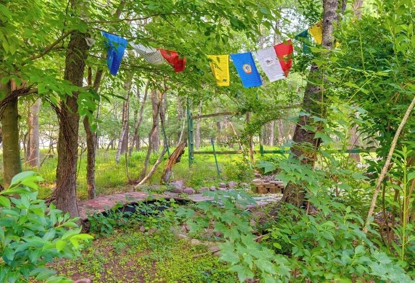 Beautiful Effort Escape W/ Private Hot Tub!