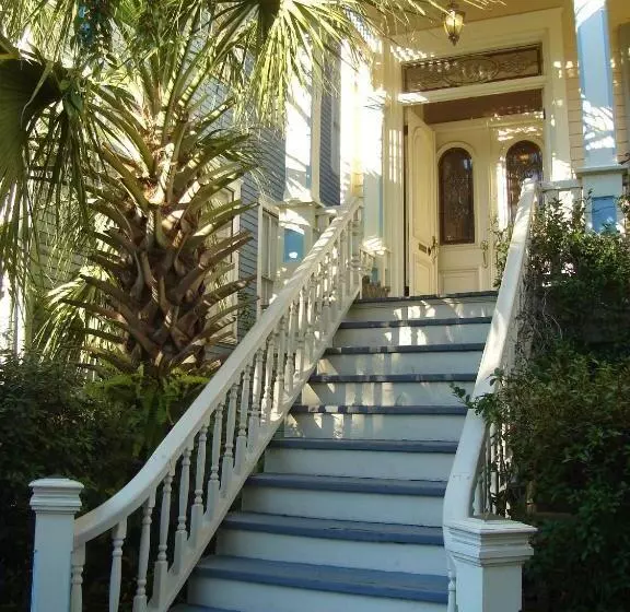 تختخواب و صبحانه Catherine Ward House Inn