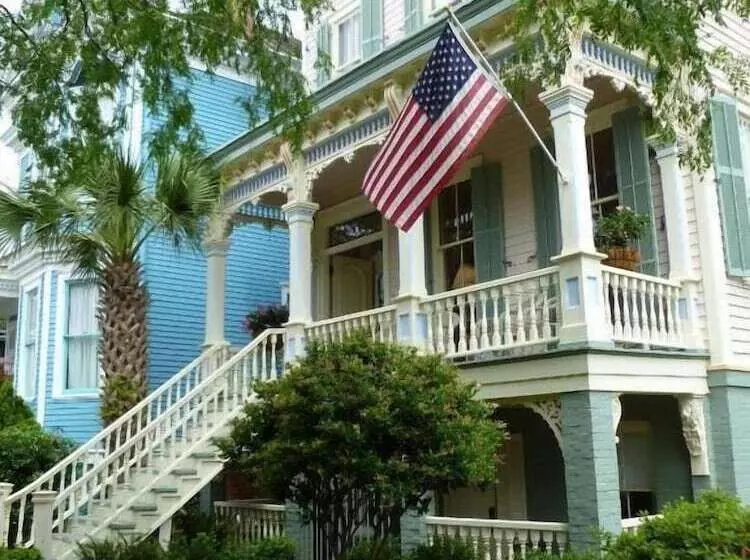 تختخواب و صبحانه Catherine Ward House Inn