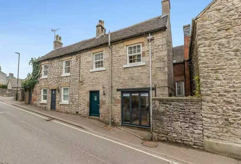 Cottage In The Heart Of The Peak District