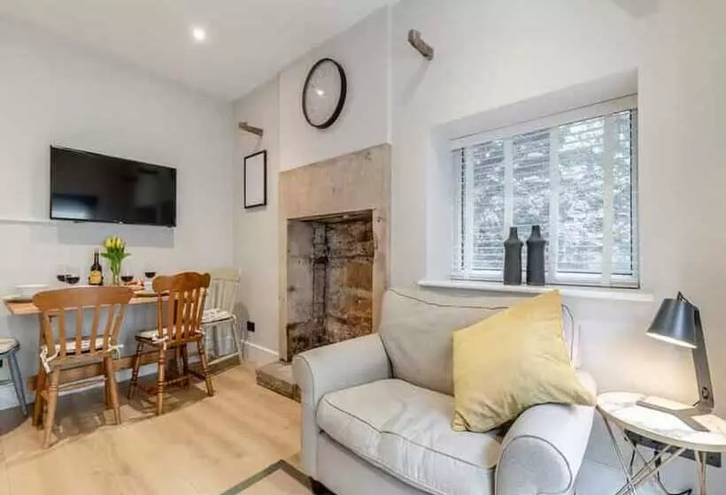 Cottage In The Heart Of The Peak District